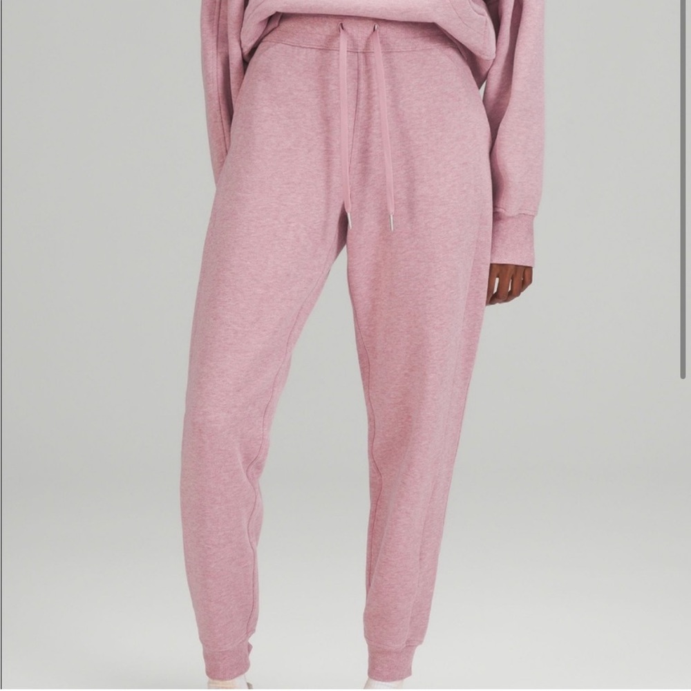 Lululemon Scuba Joggers – Pink taupe